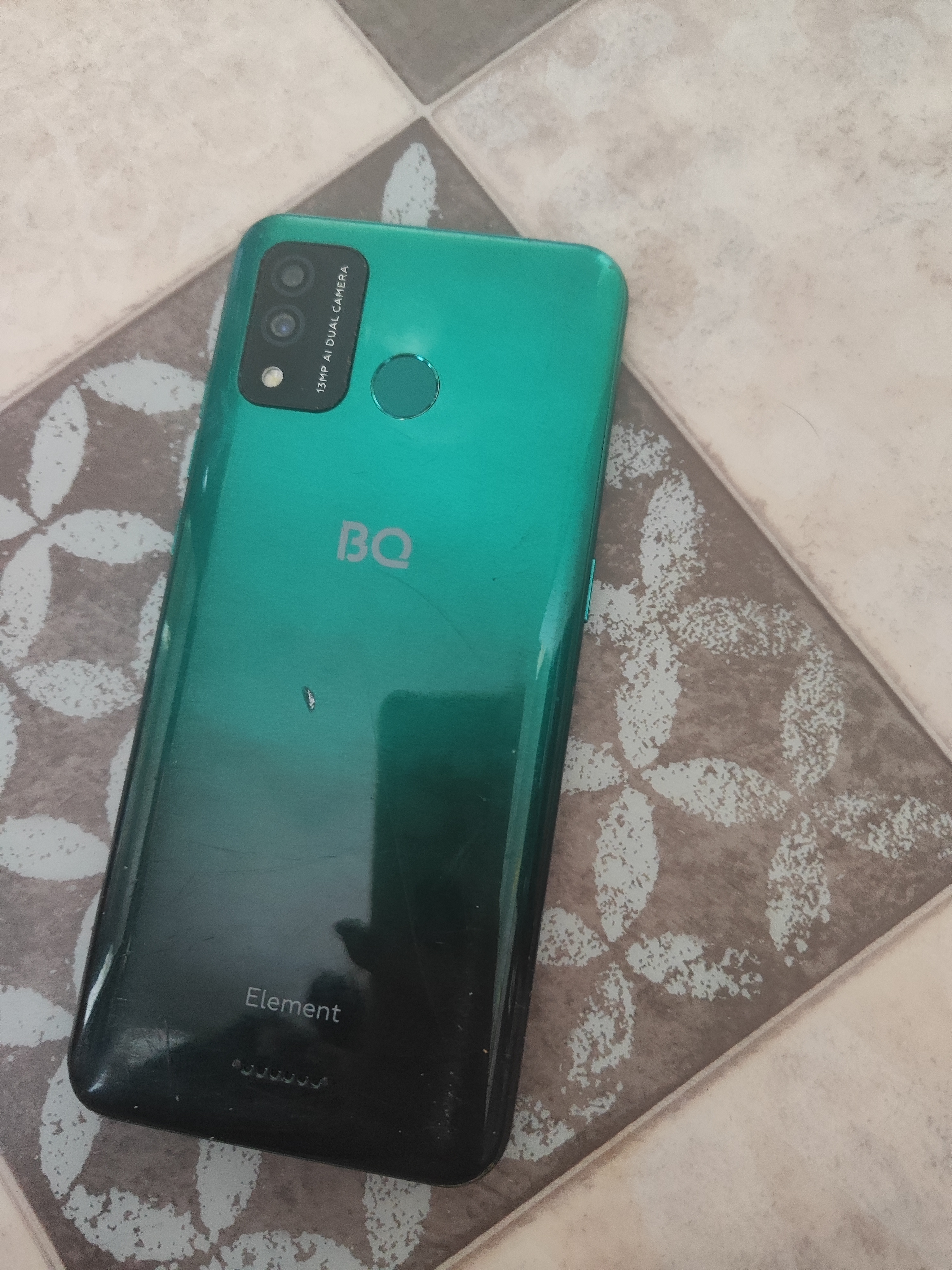 Телефон BQ