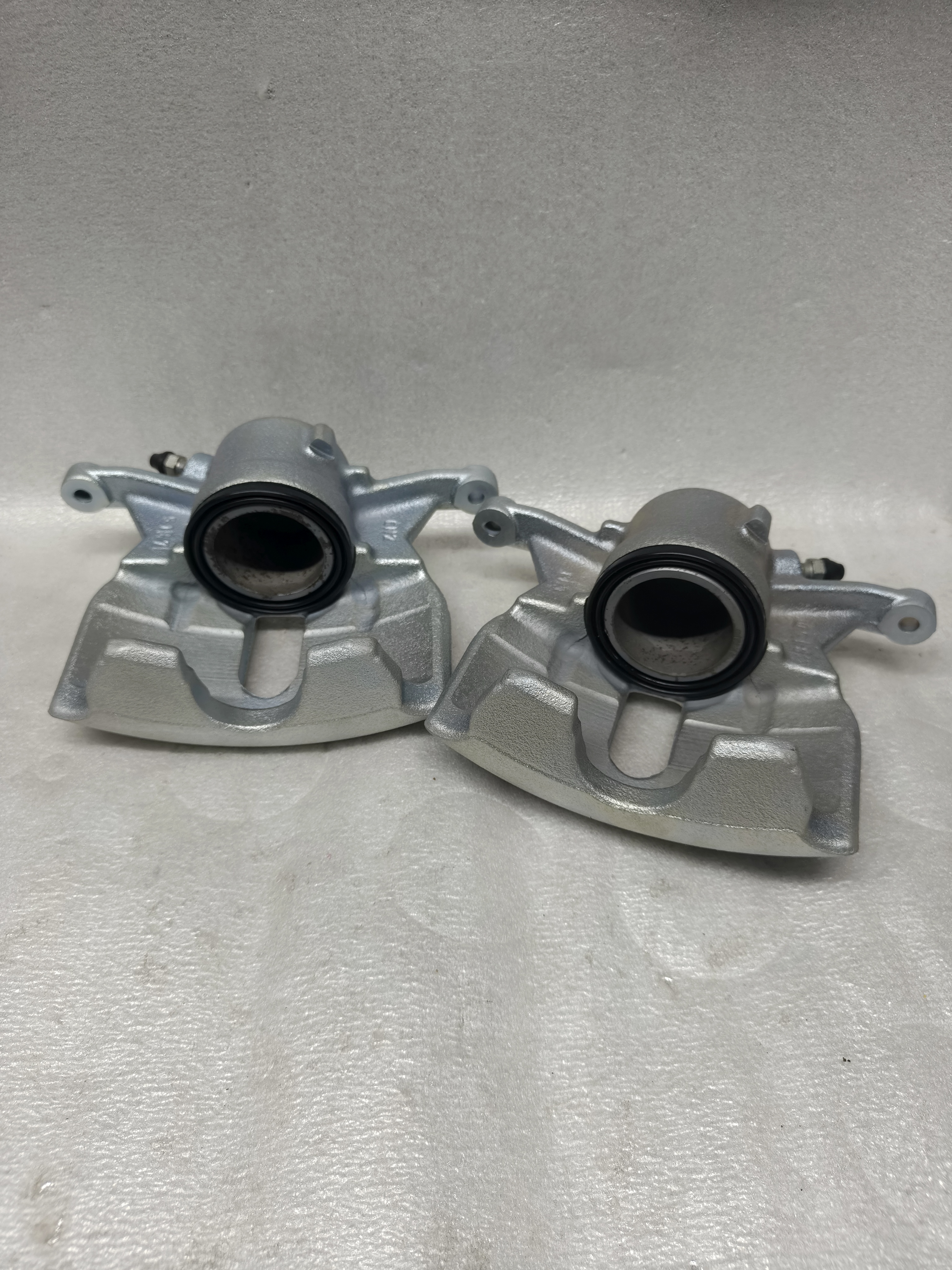 Передний тормозной суппорт MQB Skoda Volkswagen Audi Seat