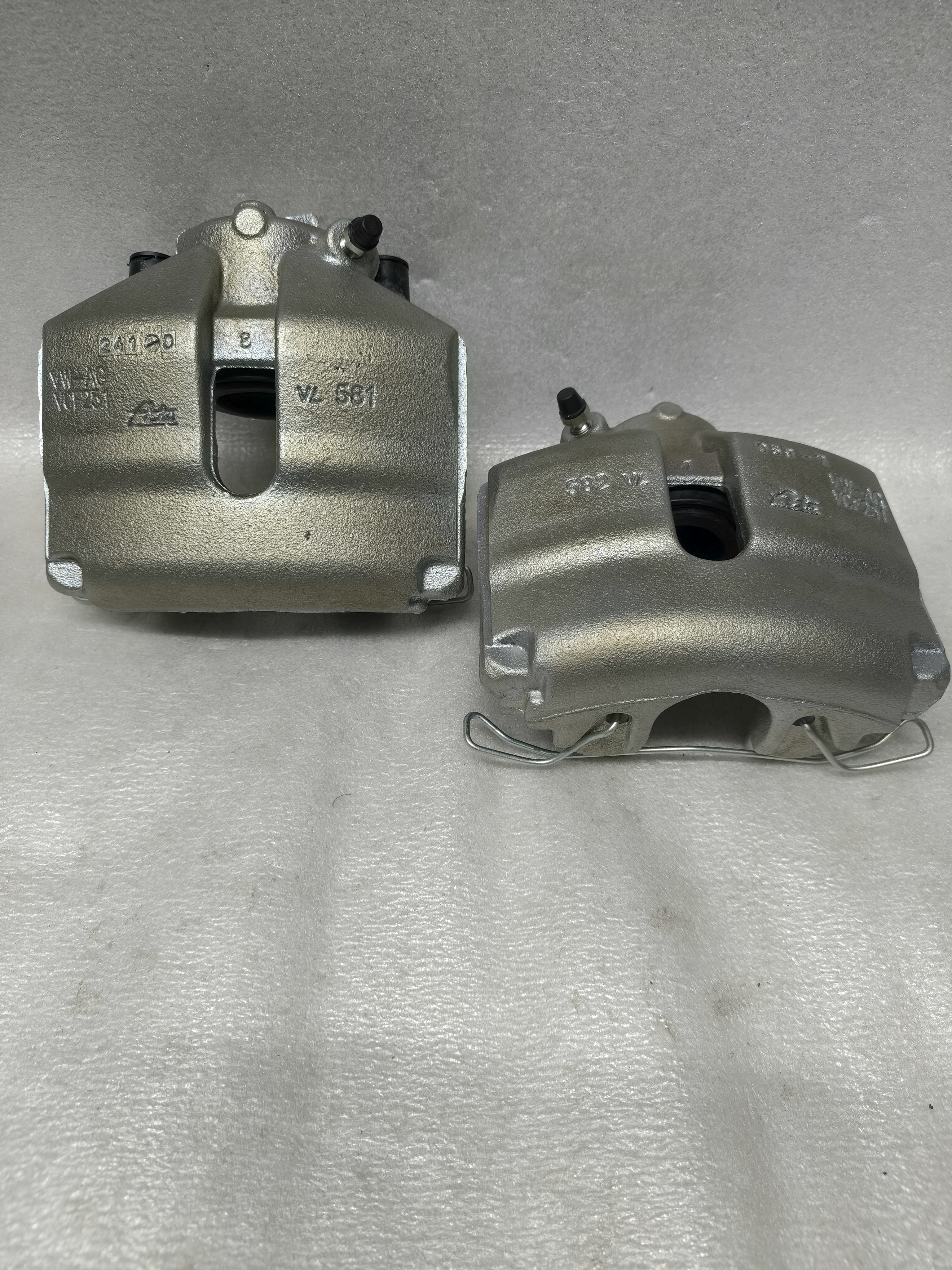 Передний тормозной суппорт Audi Volkswagen Skoda Seat