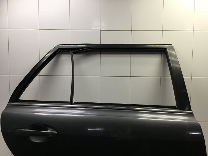 Дверь задняя правая TOYOTA AVENSIS УНИВЕРСАЛ