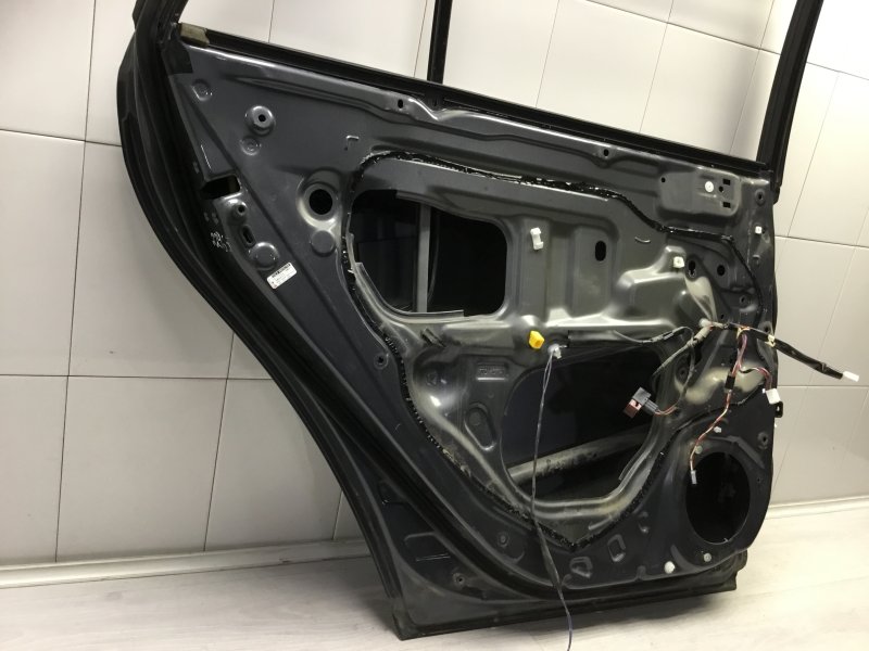 Дверь задняя левая TOYOTA AVENSIS УНИВЕРСАЛ 1CDFTV