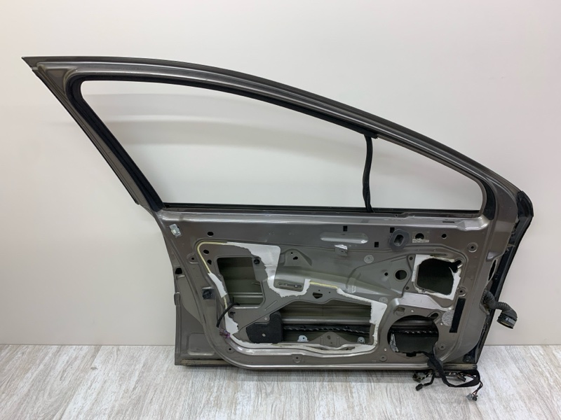 Дверь передняя левая PEUGEOT 407 СЕДАН EW10J4 2004