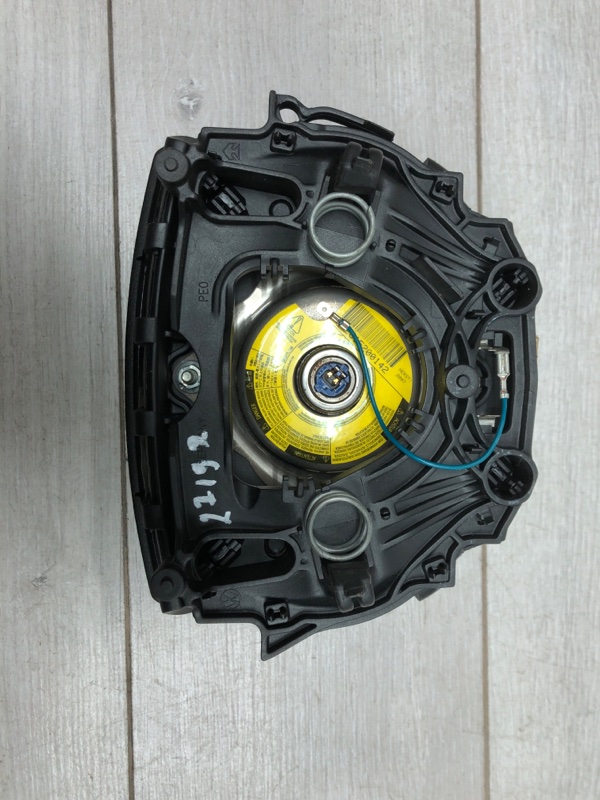 Подушка безопасности руля (Airbag) VOLKSWAGEN