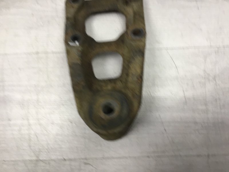 Кронштейн крепления рессоры передний левый Volvo
