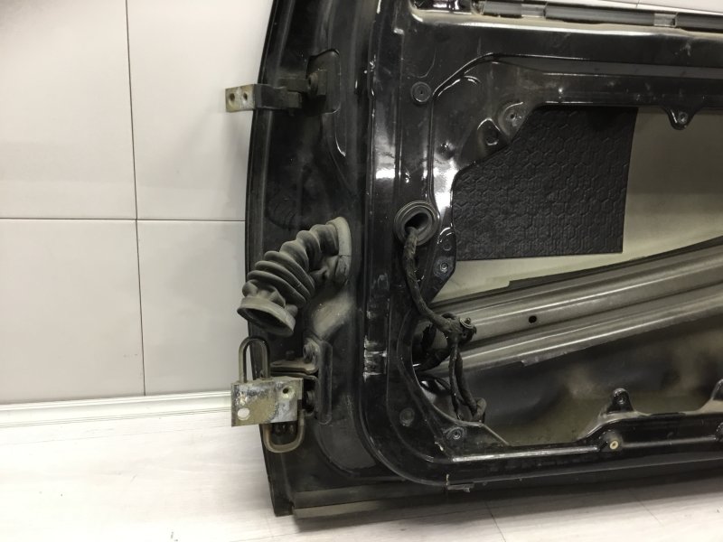 Дверь передняя правая VOLKSWAGEN GOLF 1.9 2001