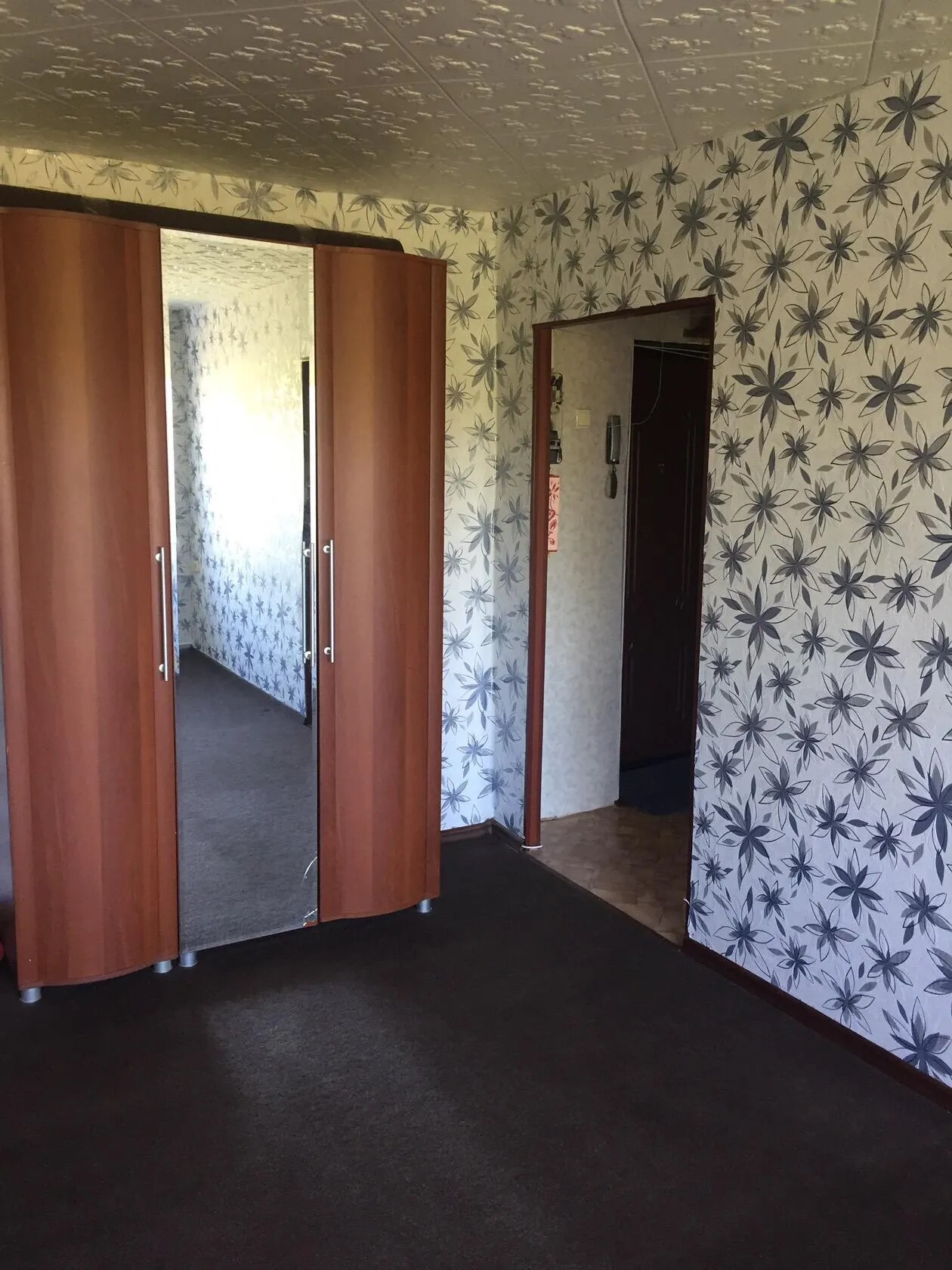 Продам 2 комика 44 кВ м